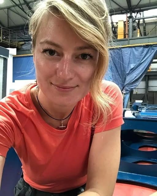 “Iwona Blecharczyk’s Height Revealed: 7 Surprising Facts About the Queen of the Volvo Trucking Adventure”
